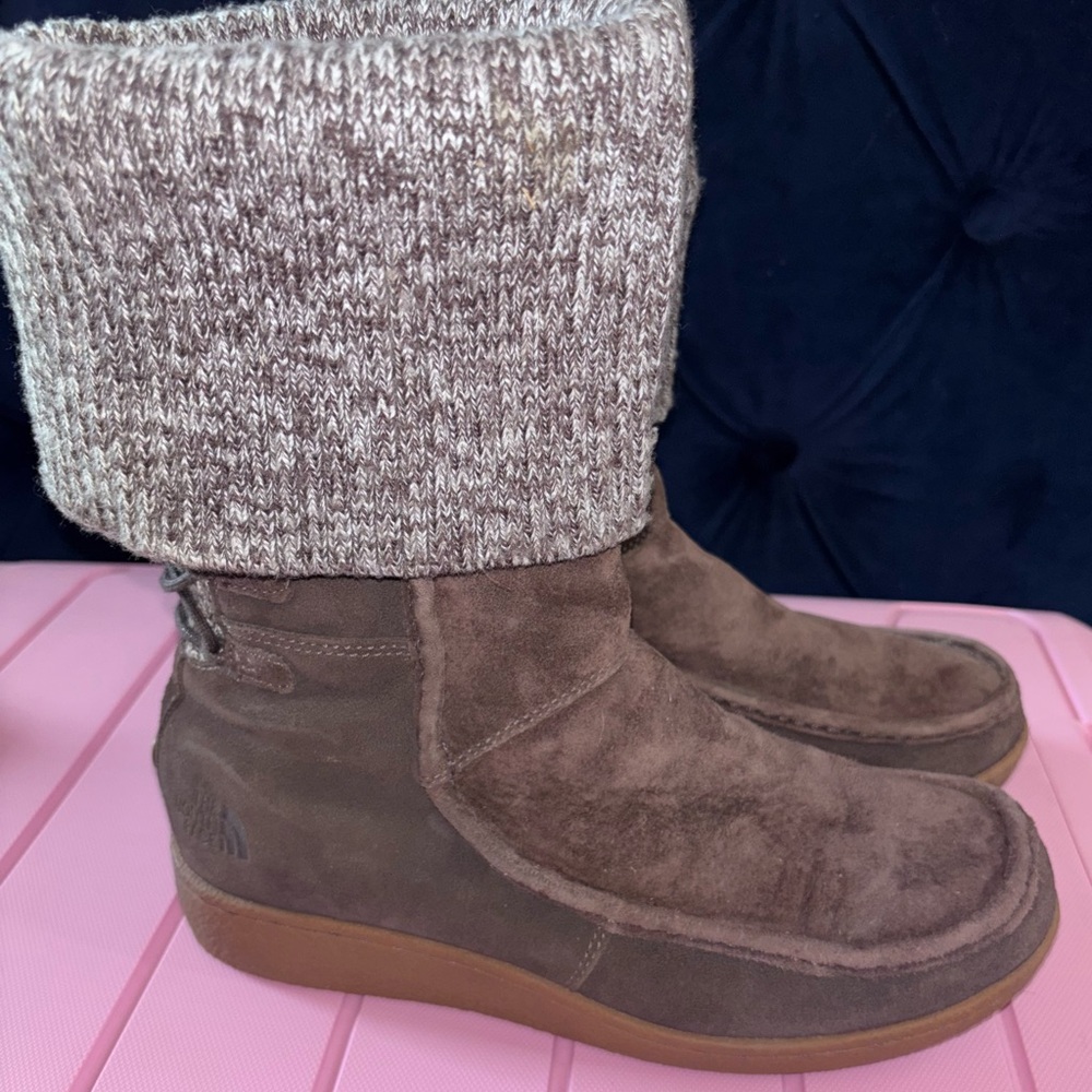 ✨OFFERS WELCOME✨THE NORTH FACE Cozy Brown Suede Fold Over Boots - Size 8.5 - Picture 5 of 5